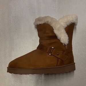 Avenue Women's Tan Fur-Lined Boots
